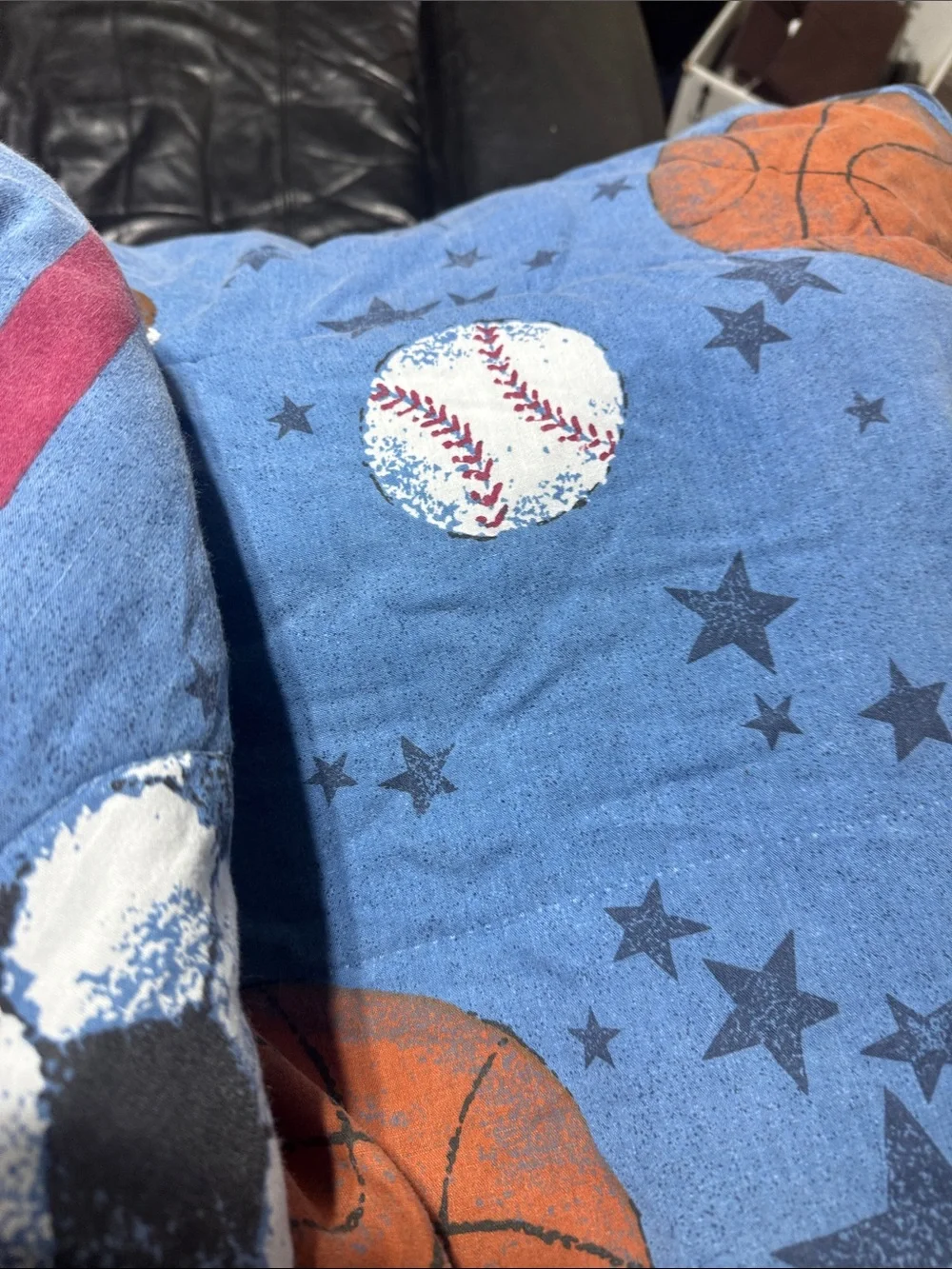 Twin Blue Sports Print Quilt / comforter with Basketballs, Footballs & Baseballs